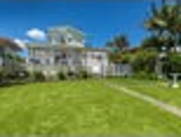 House for sale in Westmere