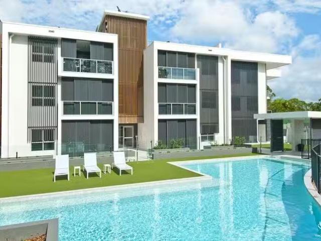 Apartment for rent in Helensvale Town Centre