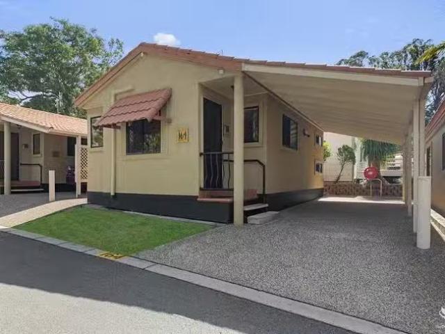 House for rent in Ashmore City