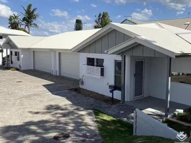 Apartment for rent in Harristown, Queensland