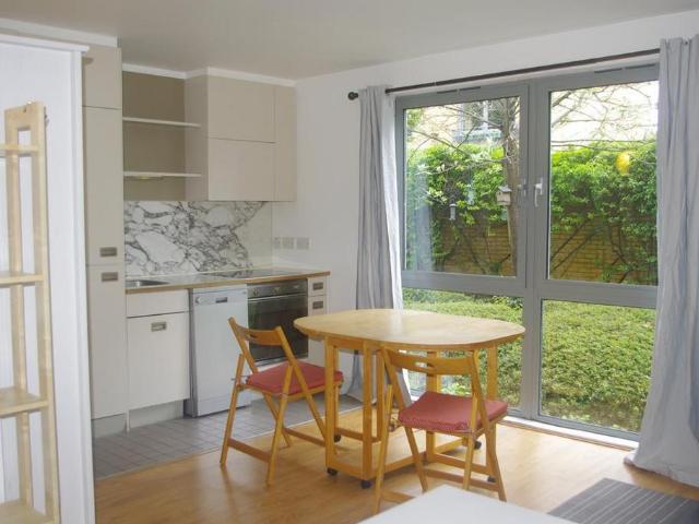 Apartment for rent in Deals Gateway, Greater London