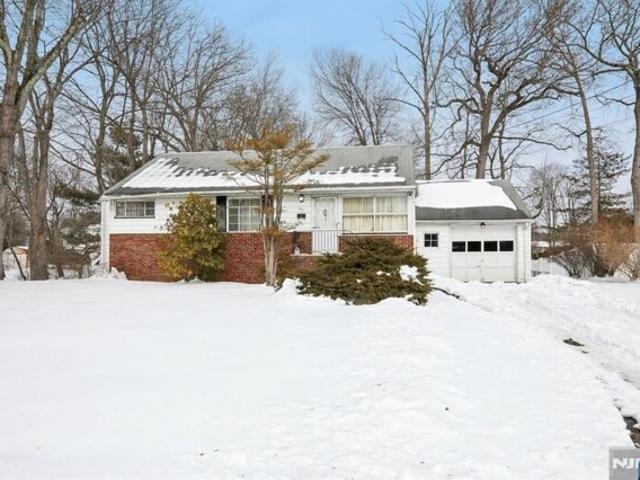 House for sale in Paramus, New Jersey