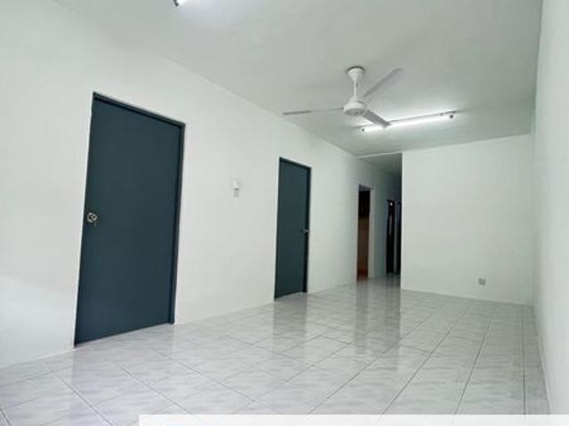Flat for sale in Petaling, Damansara Damai