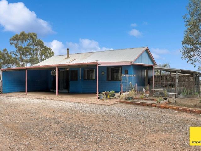 House for sale in Victoria
