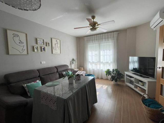 Villa en alquiler en Cúllar Vega, Casas Bajas