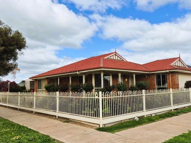 House for rent in Rochester, Victoria