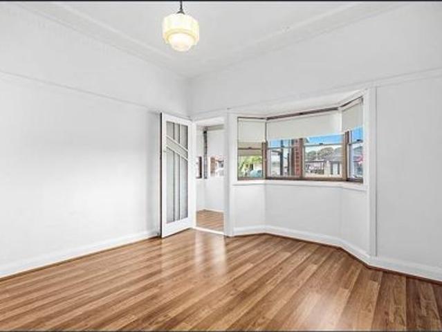 House for rent in Wollongong West, New South Wales