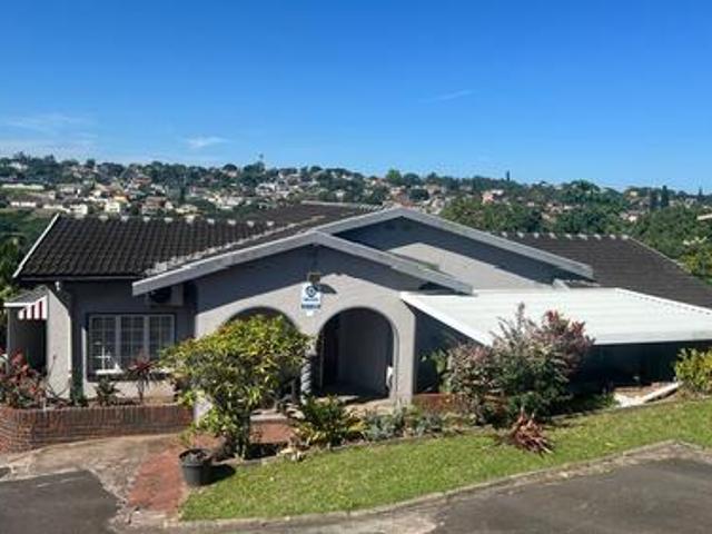 House for sale in Chatsworth, Kwazulu-natal