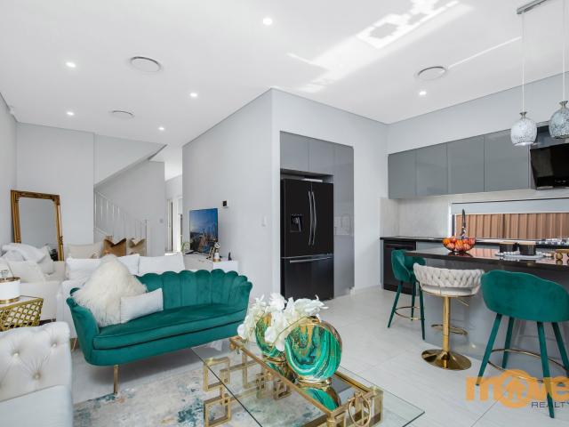 Duplex for sale in Girraween