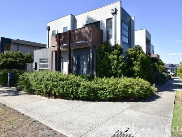 Townhouse for sale in Livingston, Melbourne