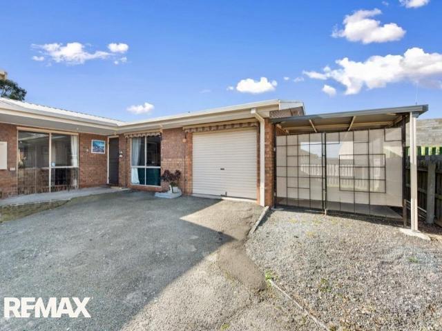 Apartment for sale in Lakes Entrance, Victoria