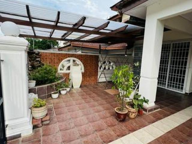 Terraced House for sale in Malaka