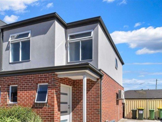 Townhouse for rent in Reservoir, Melbourne