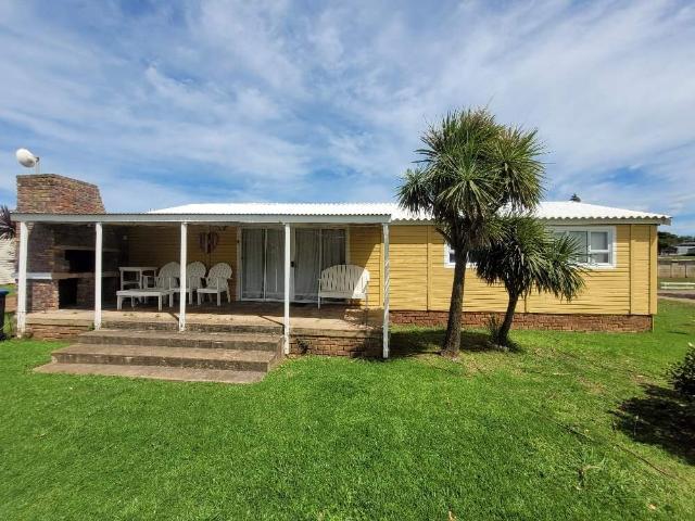 Townhouse for sale in Jeffreys Bay, Kouga Local Municipality