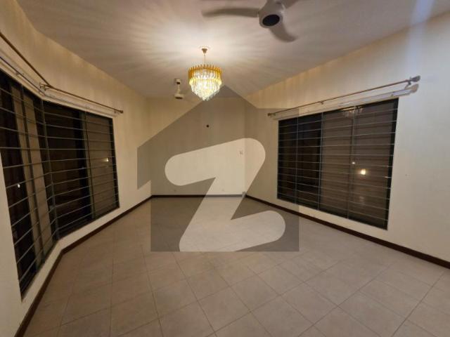 House for sale in 8 ڈی ایچ اے فیز, کراچی ڈویژن