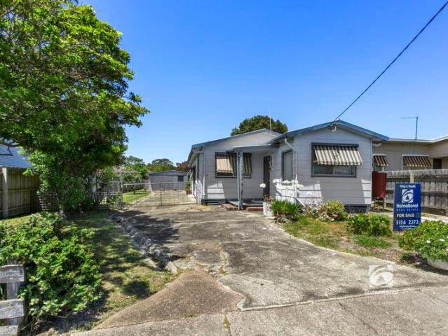 House for sale in Lakes Entrance, Victoria