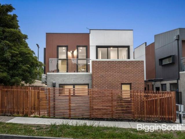 Townhouse for sale in Camerons Creek, Victoria