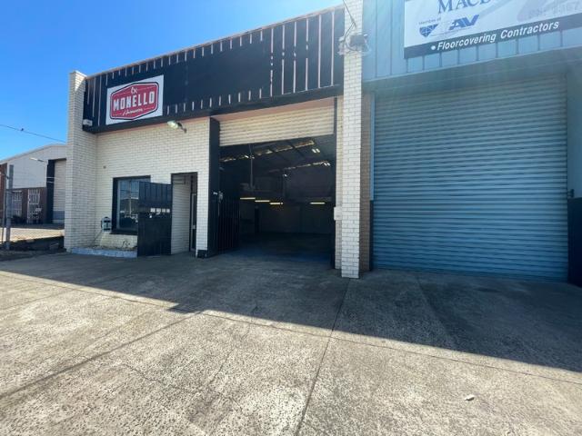 Warehouse for rent in Campbellfield, Melbourne