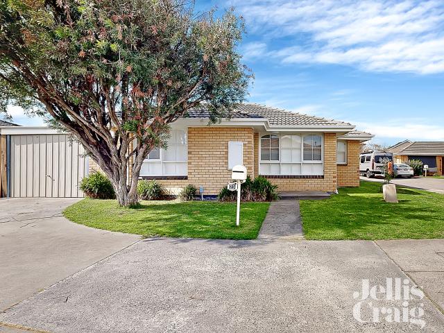 Apartment for rent in Parkdale, Melbourne