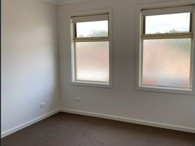 Townhouse for rent in Camerons Creek, Victoria