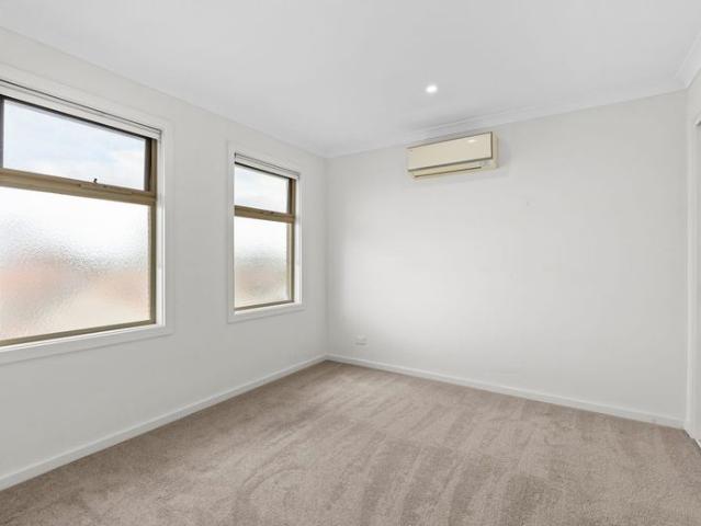 Townhouse for rent in Camerons Creek, Victoria