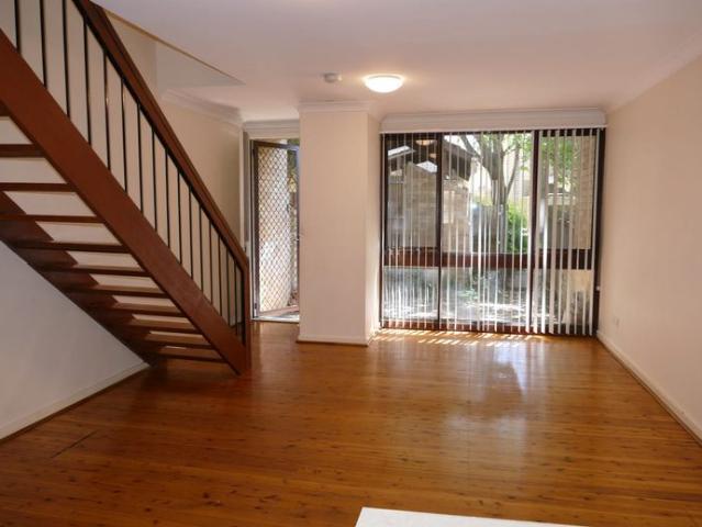 Townhouse for rent in Sydney, New South Wales
