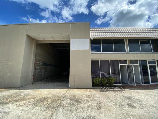 Warehouse for rent in Toombul, Queensland