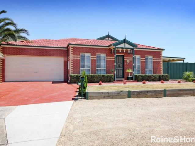 House for sale in Parkwood Green, Melbourne