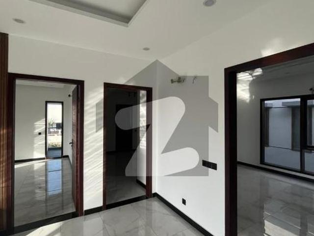 House for sale in 8 ڈی ایچ اے فیز, کراچی ڈویژن
