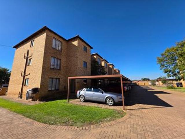 Apartment for sale in Mohlakeng, Gauteng