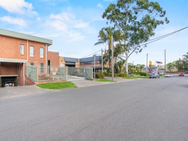 Warehouse for rent in Padstow, Sydney
