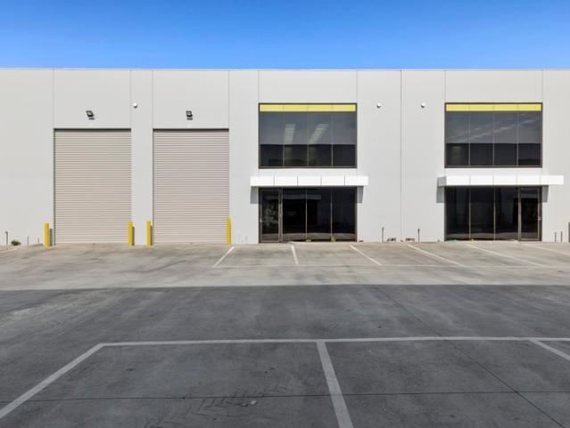 Warehouse for rent in Wendouree, Ballarat
