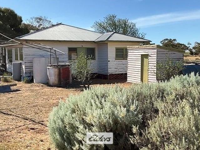 Cottage for sale in Underbool, Victoria