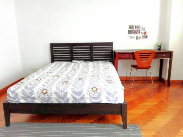 Room for rent in Anak Bukit, Singapore