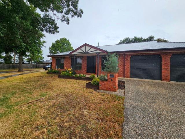 House for rent in West Wodonga, Victoria