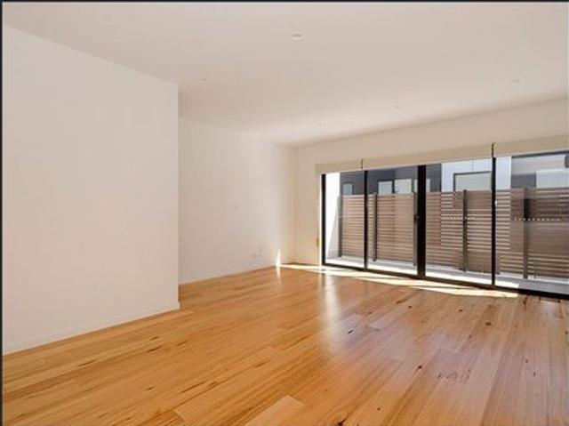 Townhouse for rent in Camerons Creek, Victoria
