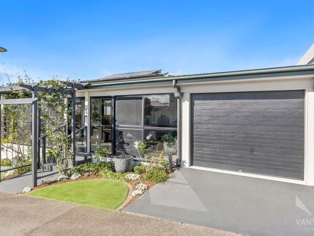 Villa for sale in Kings Creek, Queensland