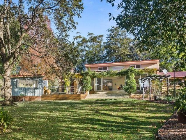 House for sale in Berry