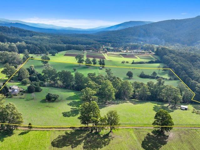 Cottage for sale in Victoria