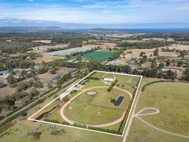 Cottage for sale in Camerons Creek, Victoria