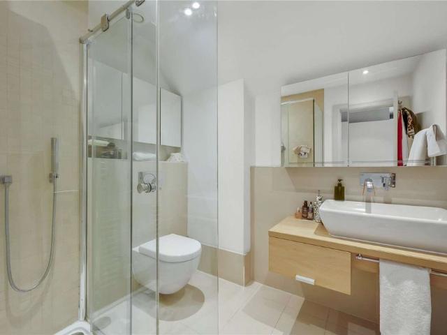House for rent in Esher, Elmbridge
