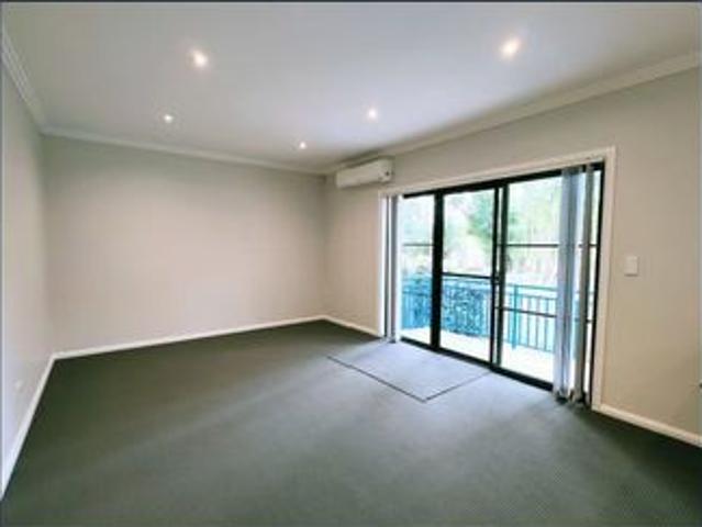 Townhouse for rent in Sydney, New South Wales