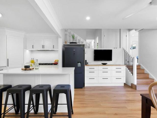 Cottage for sale in Gold Coast, Gold Coast West