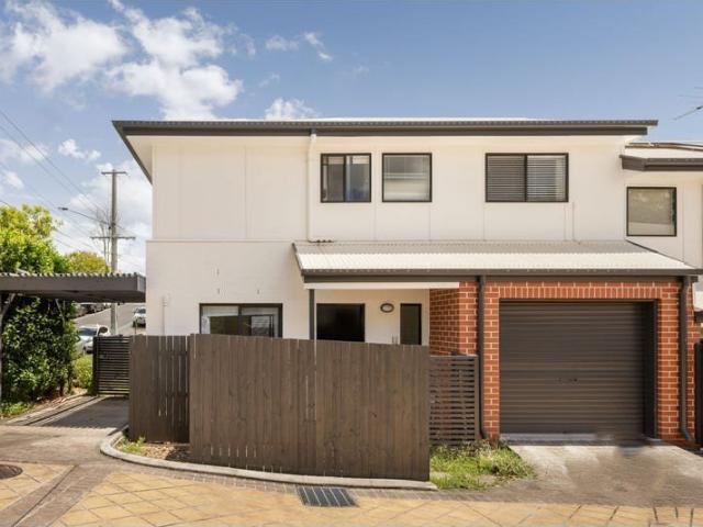 Townhouse for rent in Toombul, Queensland