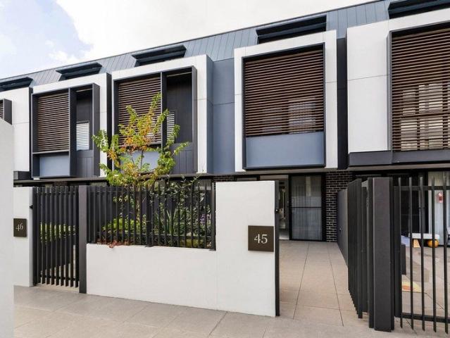 Townhouse for rent in Sydney, New South Wales