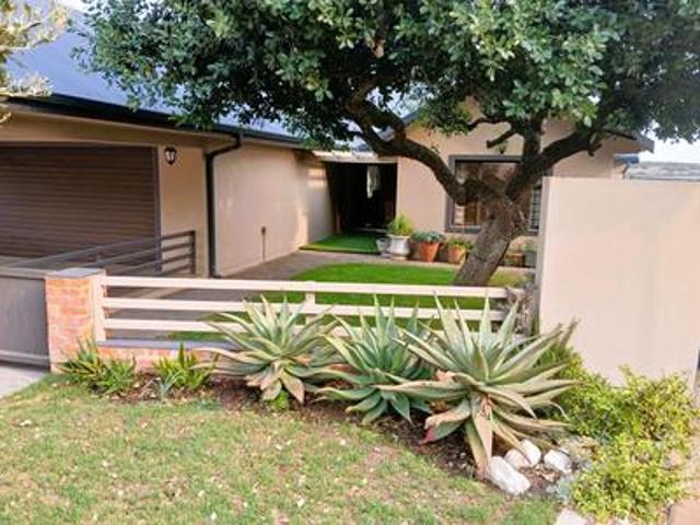 House for sale in Groot Brak Rivier, Western Cape