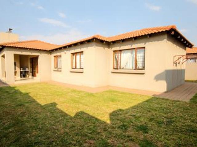 Townhouse for sale in Olievenhoutbos, Gauteng