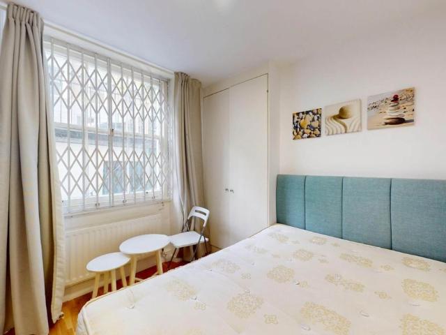 Studio for rent in Earl's Court, Greater London
