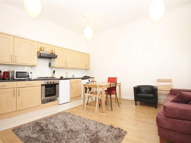 Apartment for rent in Earl's Court, Greater London