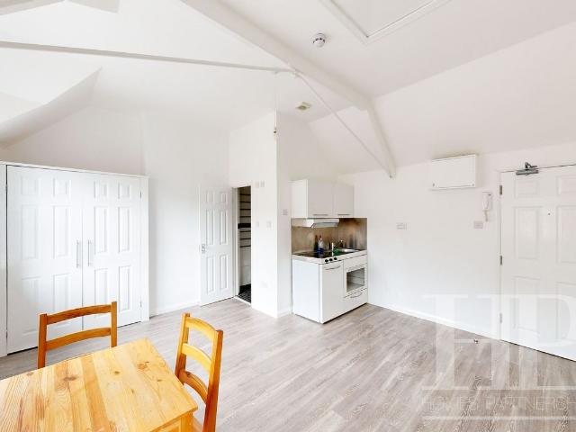 Studio for rent in Glynde, West Sussex